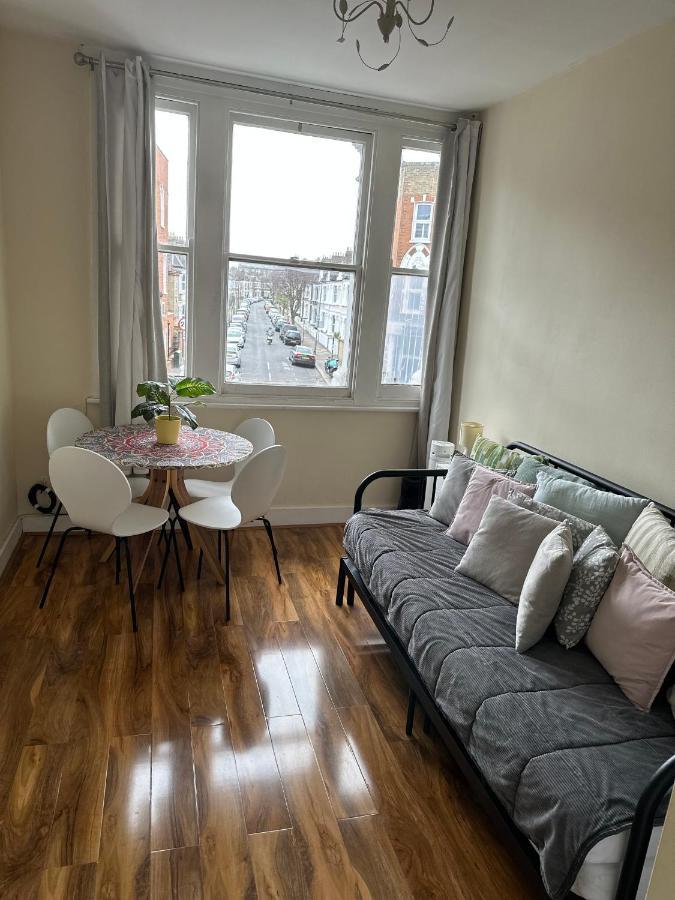 Apartment Lavender Hill London Exterior foto